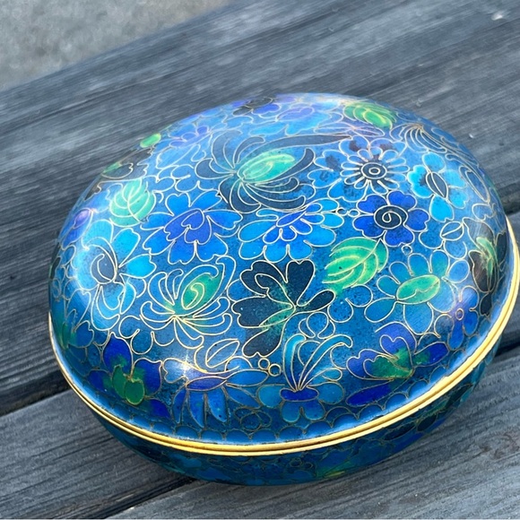 Rare Vintage Chinese Cloisonné Stash Trinket Box – Blue & Green Floral – 4” x 2” - Picture 6 of 13